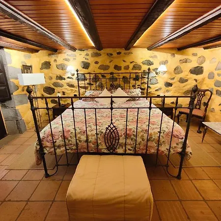 Casa Rural El Borbullon * Teror